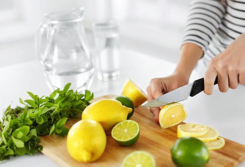 15 Healthy Ways to Use Lemons and Limes