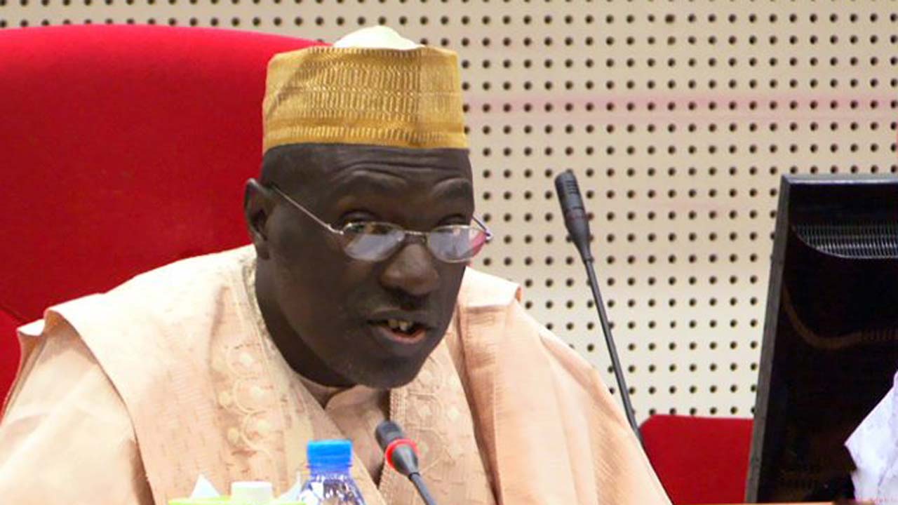 Buhari Condoles With Senator Makarfi Over Father’s Death