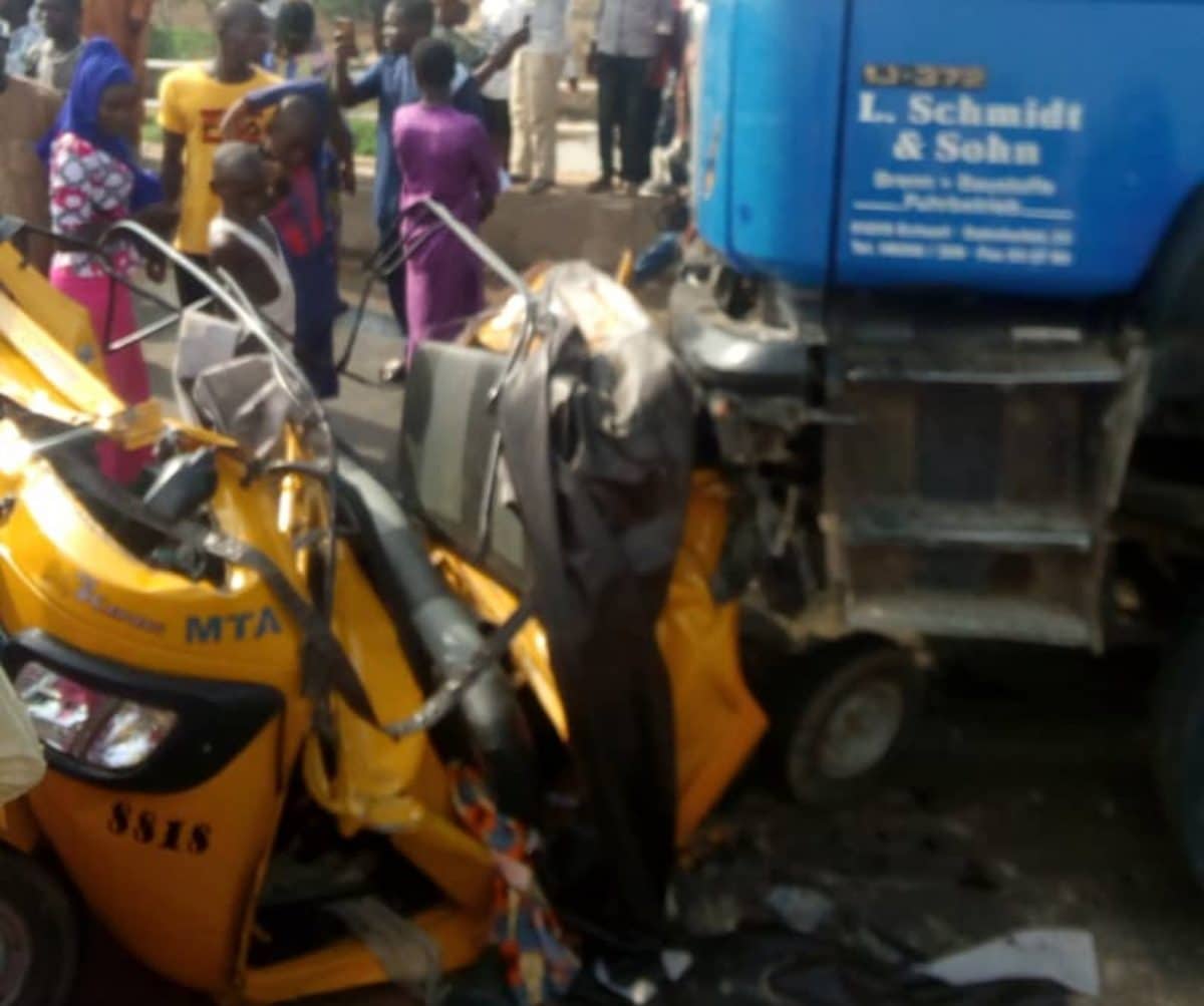 Trailer Pursued By Police Vehicle Kills 20 Persons